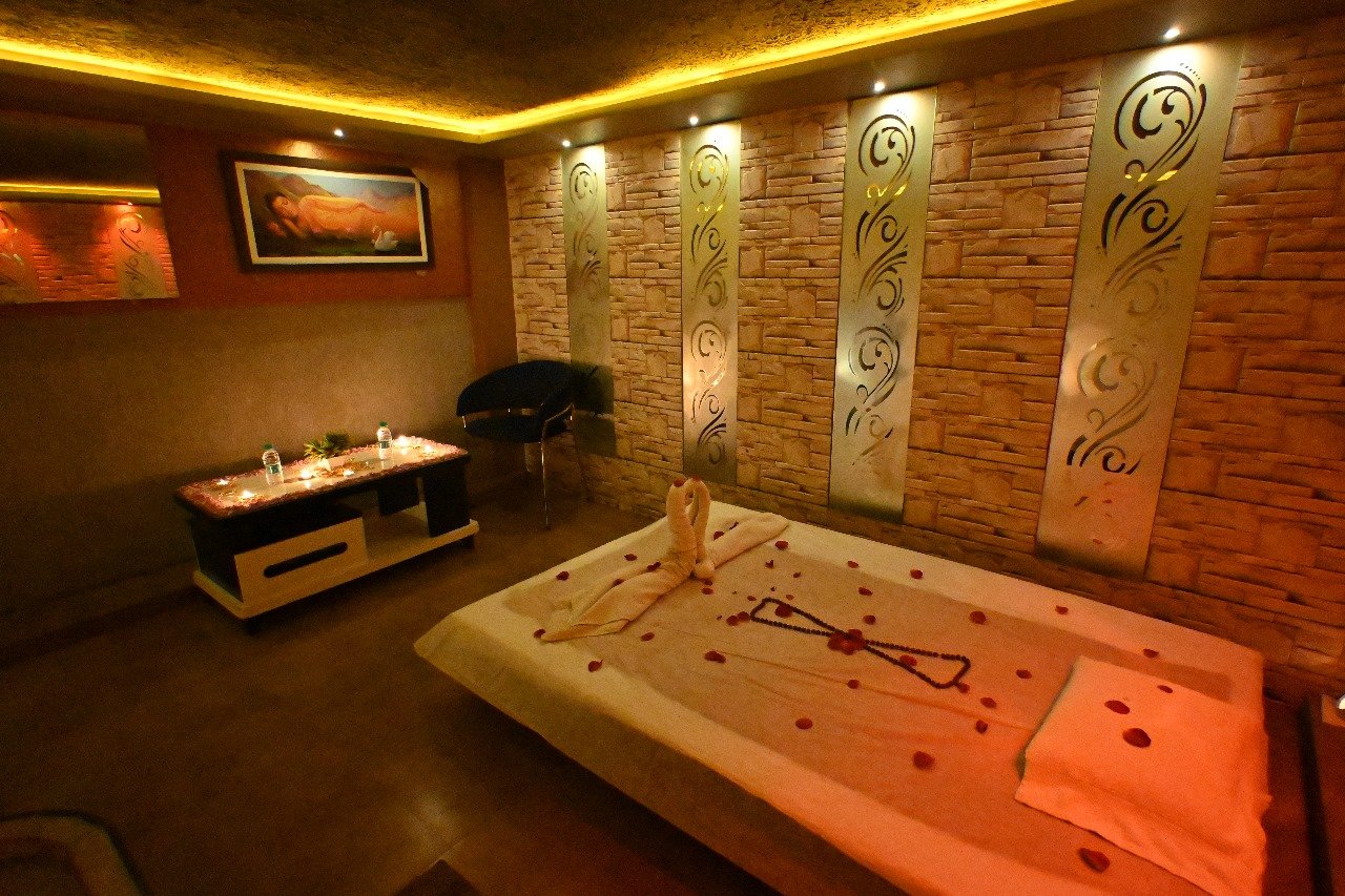 spa in Hadapsar, Pune