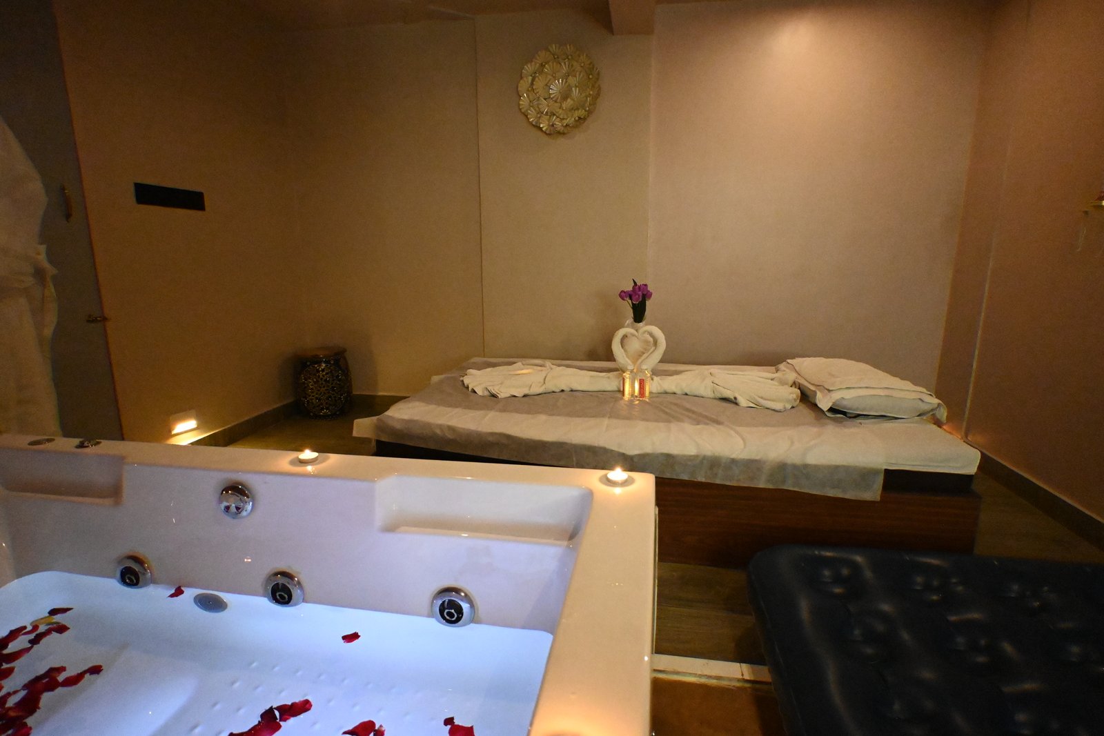 spa in Hadapsar, Pune